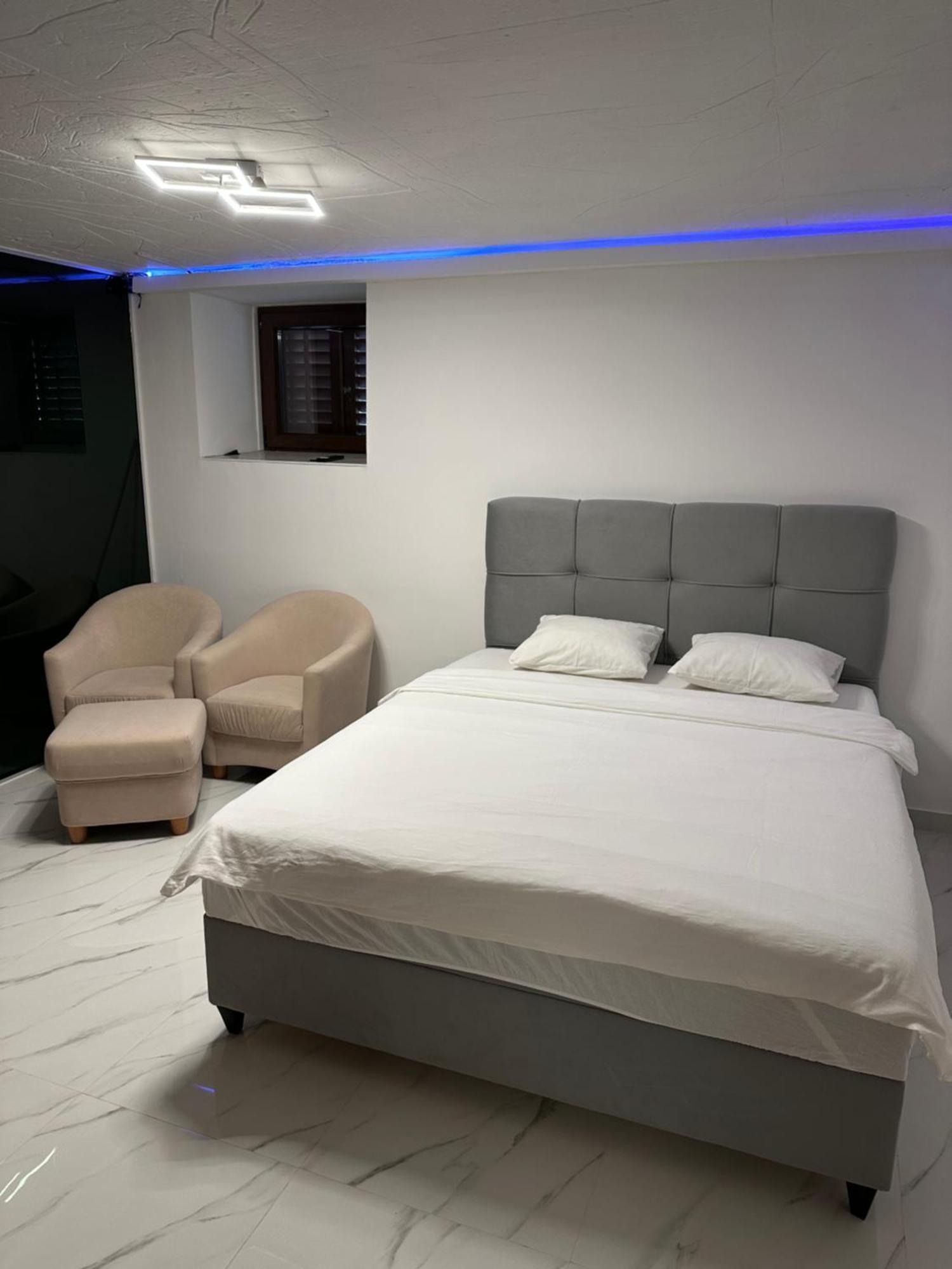 ראב Luxury Old Town Rab Studio Apartments מראה חיצוני תמונה